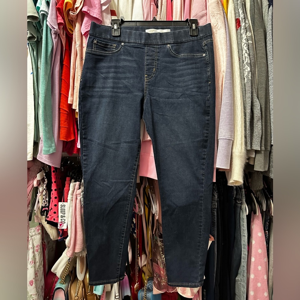 Signature Levi Strauss Gold Totally Shaping Pull-On Skinny Size 12S